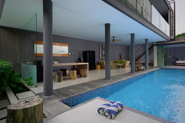 Swimming Pool 12