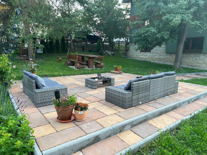 Facilities 4, Podkrovie v zeleni - privat, Poprad