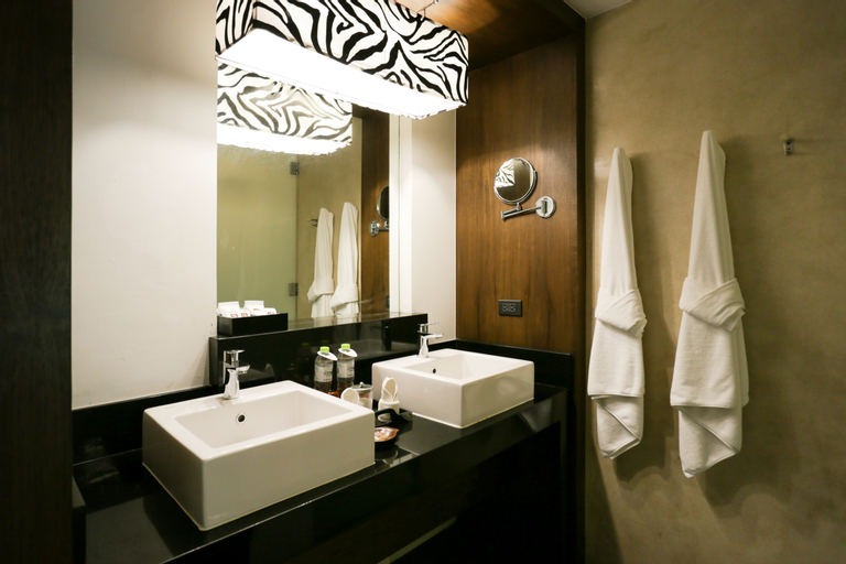 Bathroom 4