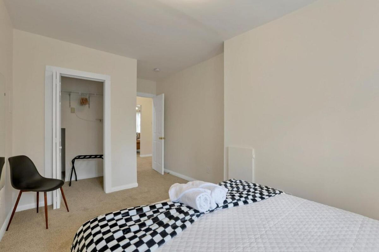 Bedroom 2, The Columbus Charmer, Franklin
