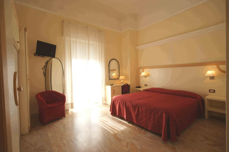 Bedroom 3, Hotel Liberty, Lucca