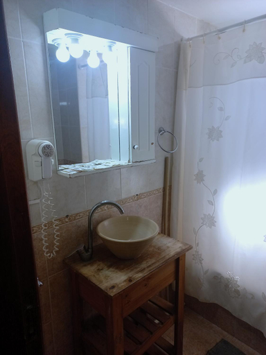 Bathroom 5, San Remo World Hotel, La Costa