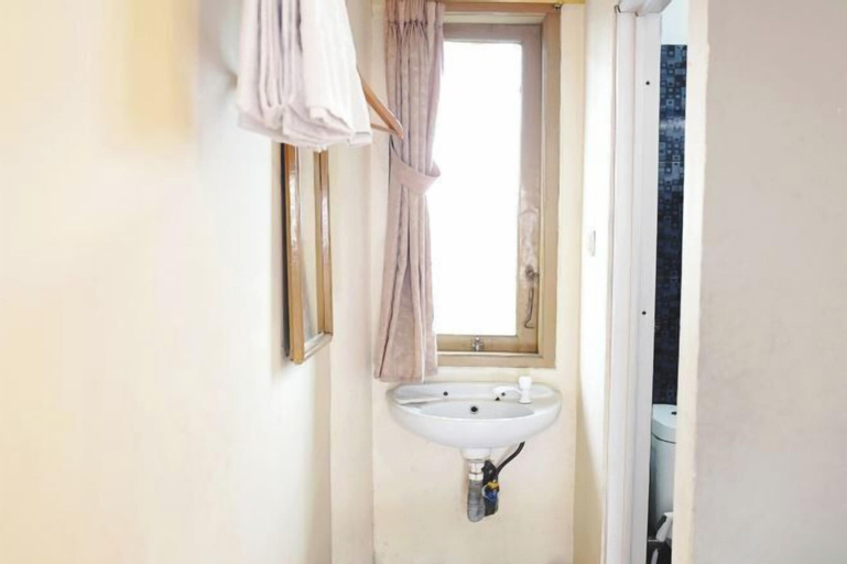Bathroom 26