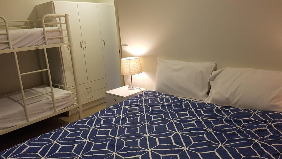 Bedroom 2, Myrtleford Holiday Park, Alpine- West