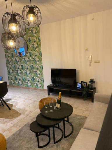 Others 5, Appartement de charme, Hainaut