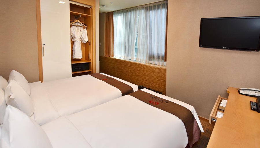 Bedroom 10