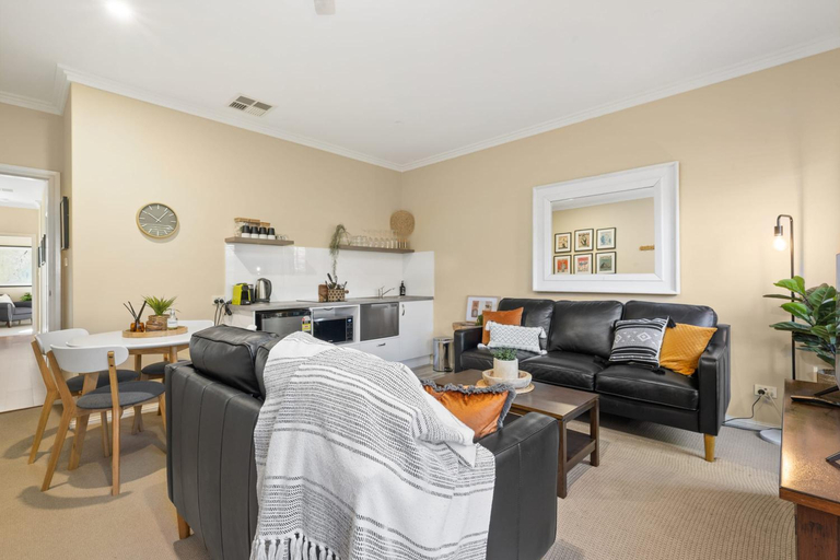 Others 4, Marcotta Guest Suite - Moments to Golf Course, Orange