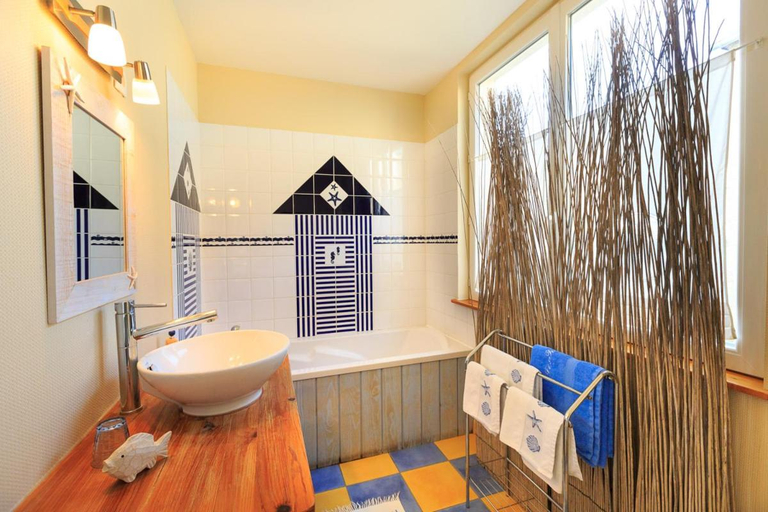 Bathroom 2, Les Transats Chambre et appartements Face a la mer, Manche