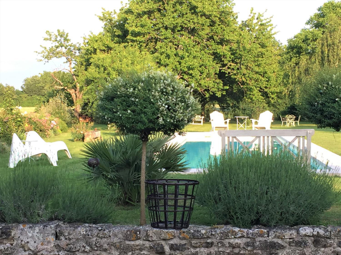 Others 2, Du Cote de l'Ombriere, Charente-Maritime