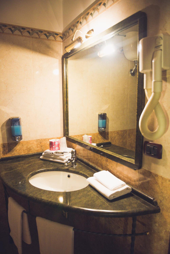 Bathroom 4, Hotel Robinson, Rome