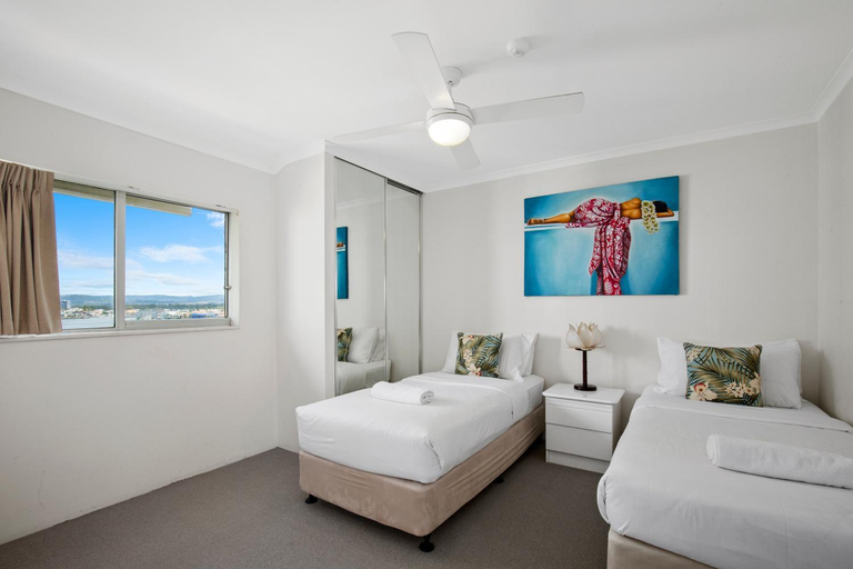 Bedroom 3, Narrowneck Court Holiday Apartments, Gold Coast