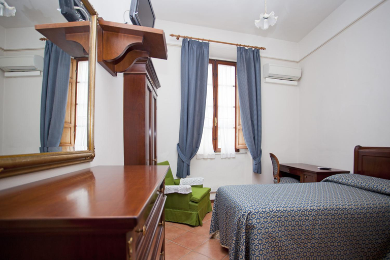 Bedroom 3, Albergo Stella, Pisa
