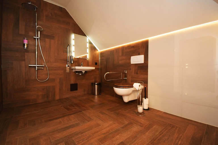 Bathroom 4, Kraina Jezior, Ostróda