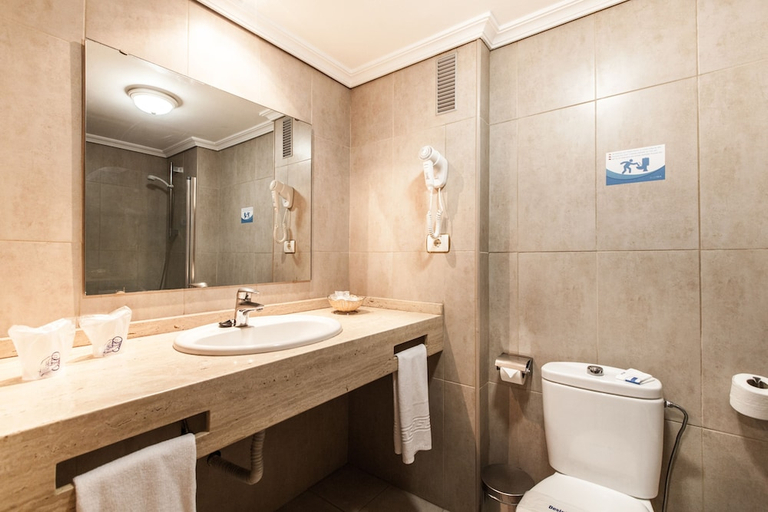Bathroom 4, BLUESEA Lagos de Cesar, Santa Cruz de Tenerife