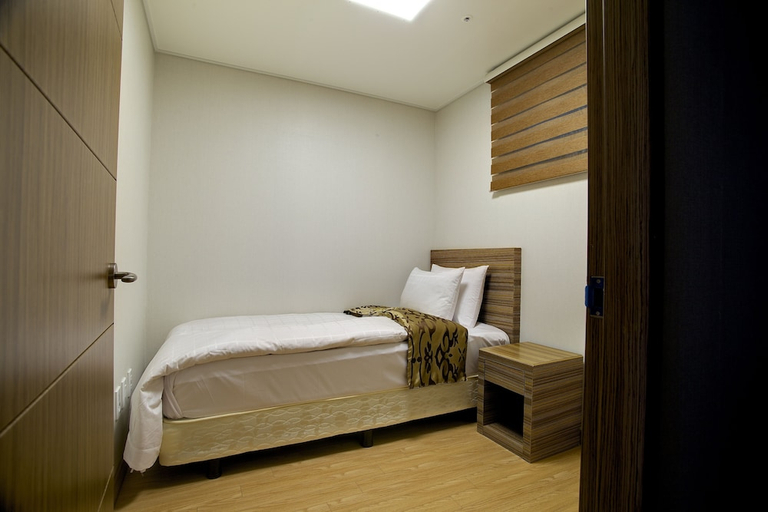 Bedroom 2, The Class 300, Sokcho