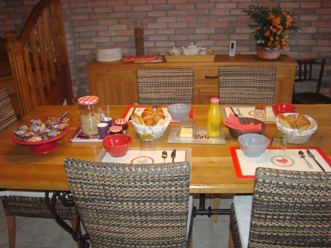 Food & Drinks