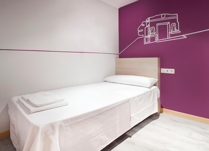 Others 5, Pension Herradores, Soria