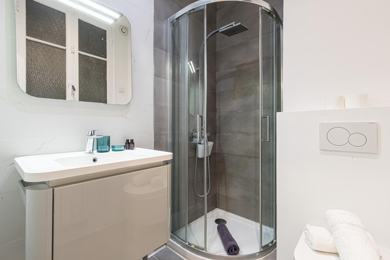 Bathroom 2, FEEL HOME - FOCH 28, Alpes-Maritimes