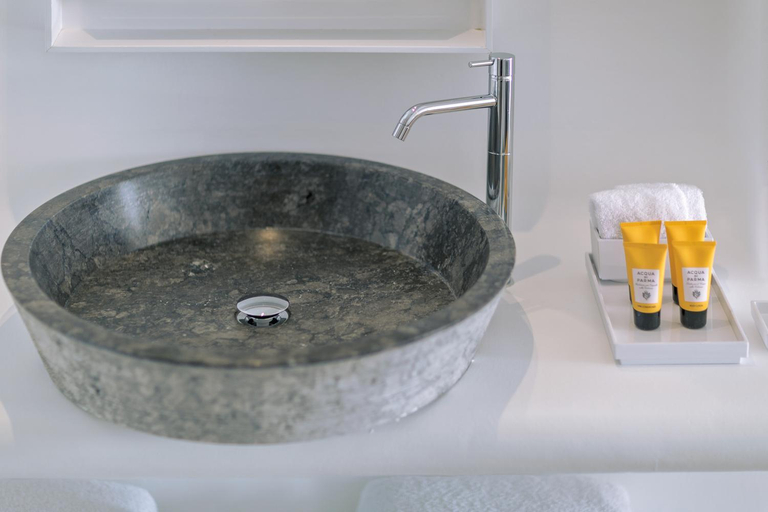 Bathroom 5, Mykonos Blanc - Preferred Hotels & Resorts, South Aegean