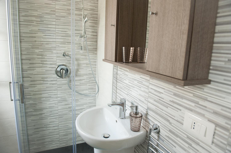 Bathroom 5, Casa Vacanze B&B Ucciali, Crotone