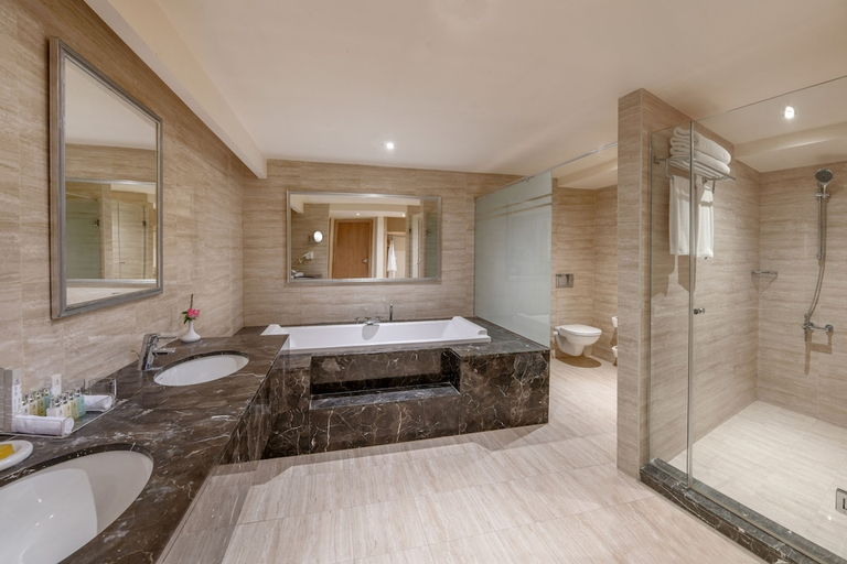 Bathroom 5, JAZ Elite Palace - Adults Only, Sharm el-Sheikh