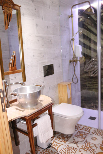 Others 3, Hostel O Torneiro, Santarém