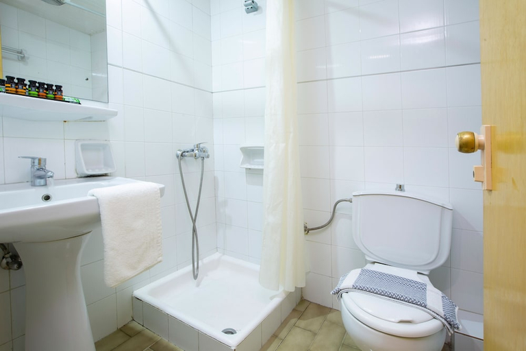 Bathroom 3, Odyssey, Ionian Islands
