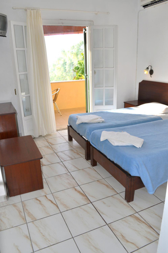 Bedroom 2, Studio Apartments Maria with Pool - Agios Gordios Beach, Ionian Islands