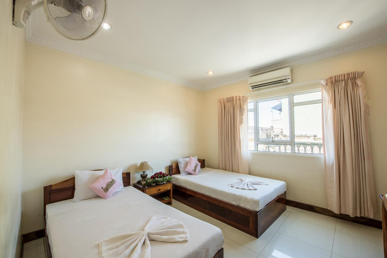 Bedroom 13