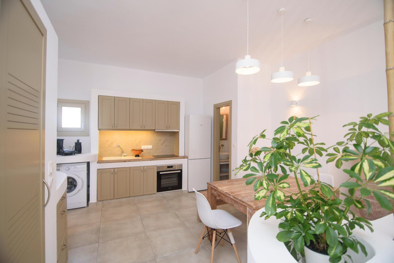 Facilities 4, Muses, South Aegean