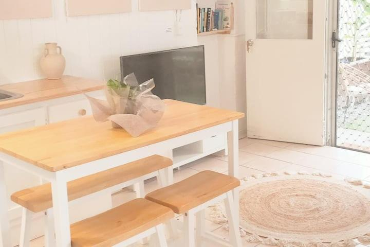 Others 1, Entire Guest Suite - beach is 1 and half km - Pets Welcome, Gold Coast