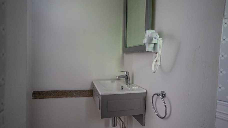 Bathroom 3, Buyukada Ece Suit, Adalar
