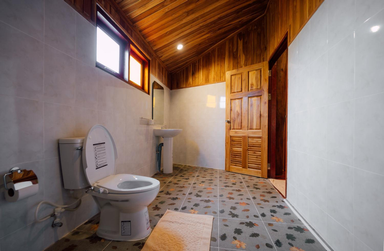Bathroom 9