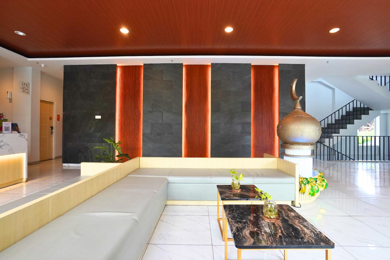 Public Area 2, Front One Hotel Pasir Koja Bandung, Bandung