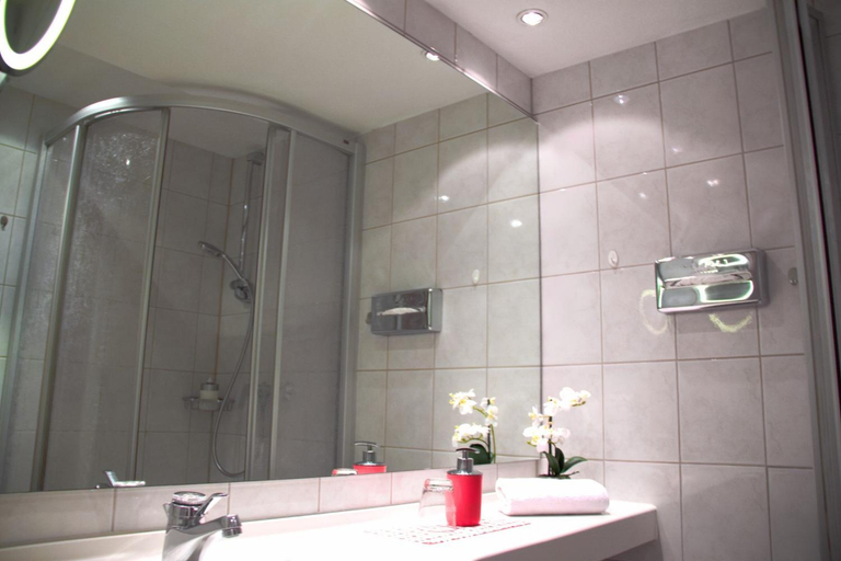 Bathroom 4, Gasthaus Adler Fohrenbuhl, Ortenaukreis