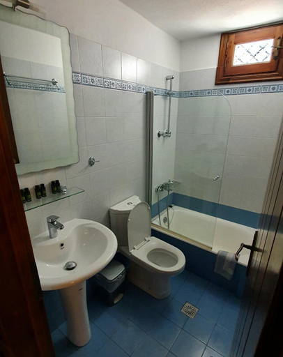 Bathroom, Germanos Studios, South Aegean