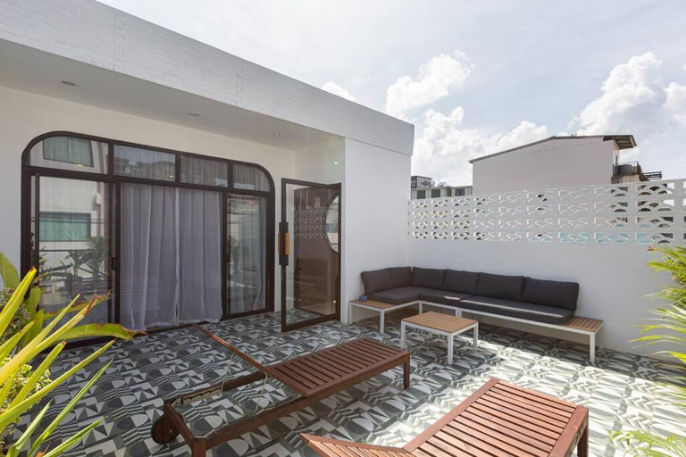 Others 5, Cozy Beach House in Patong, 3 BDRM with rooftop, Pulau Phuket