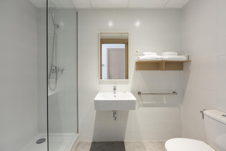 Bathroom 4, SmartRoom Barcelona, Barcelona