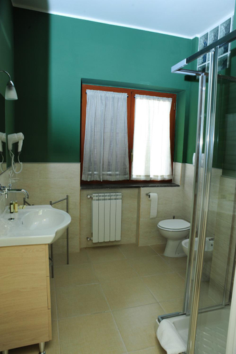 Bathroom 3, Civico 34, Caserta