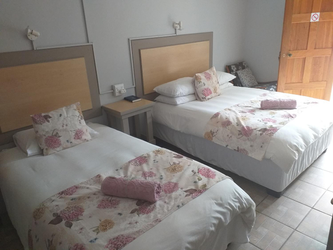 Others 4, Hopetown Guesthouse, Pixley ka Seme
