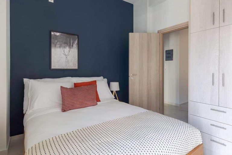 Room 4, Classic Living 2 Bd Historic Mets Apt, Attica