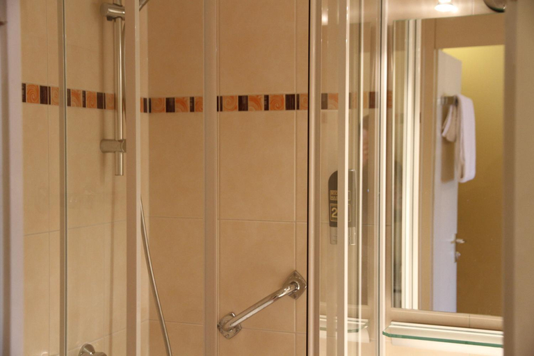 Bathroom 4, TOP Hotel Amberger Wuerzburg, Würzburg