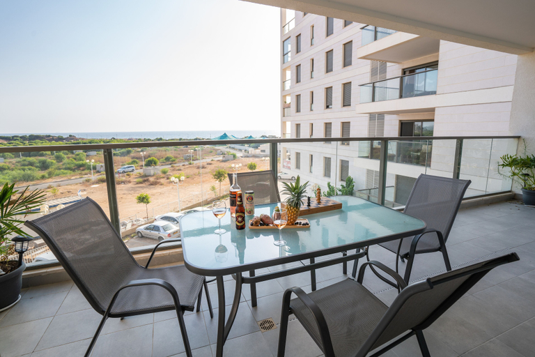 Others 5, Modern Comfort Escape by Sea N' Rent
