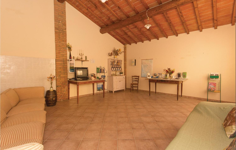 Others 4, Casale Del Borgo 13, Florence