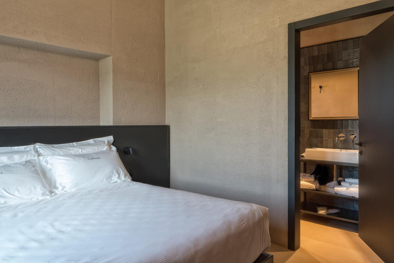 Bedroom 18