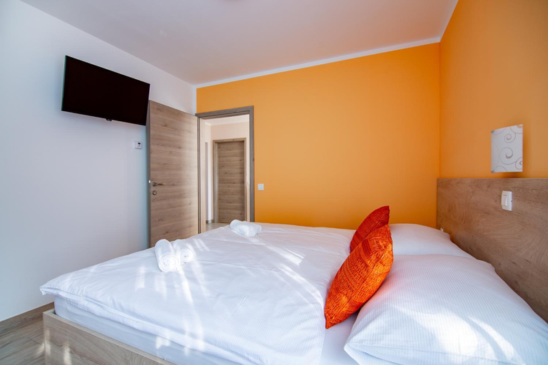 Others 2, Rooms Sajina, Ilirska Bistrica