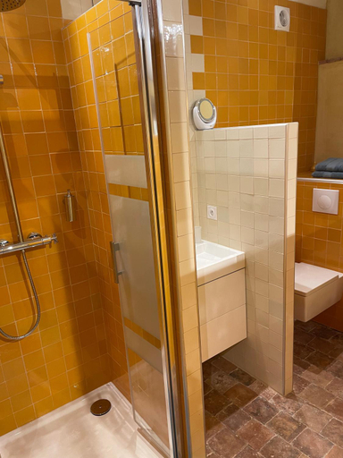 Bathroom 3, Clos Saint Leonard, Maine-et-Loire