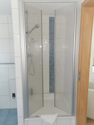 Bathroom 3, Stoevchen Cafe Hotel, Emsland