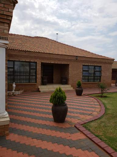 Others 5, Granchis Guesthouse, Bojanala