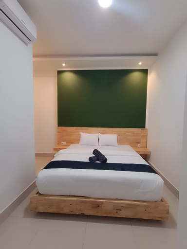 D'Hills Hotel, Padang